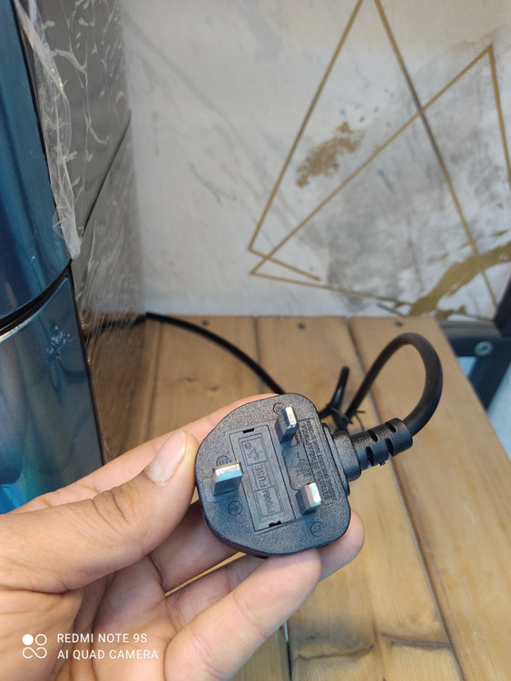 کابل برق سه شاخ