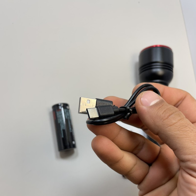 چراغ قوه روی لانگ مدل RL-2208 P90 با نور مهتابی