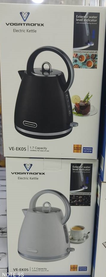 کتری برقی وگاتی مدل VE-EK05 رنگ مشکی و سفید